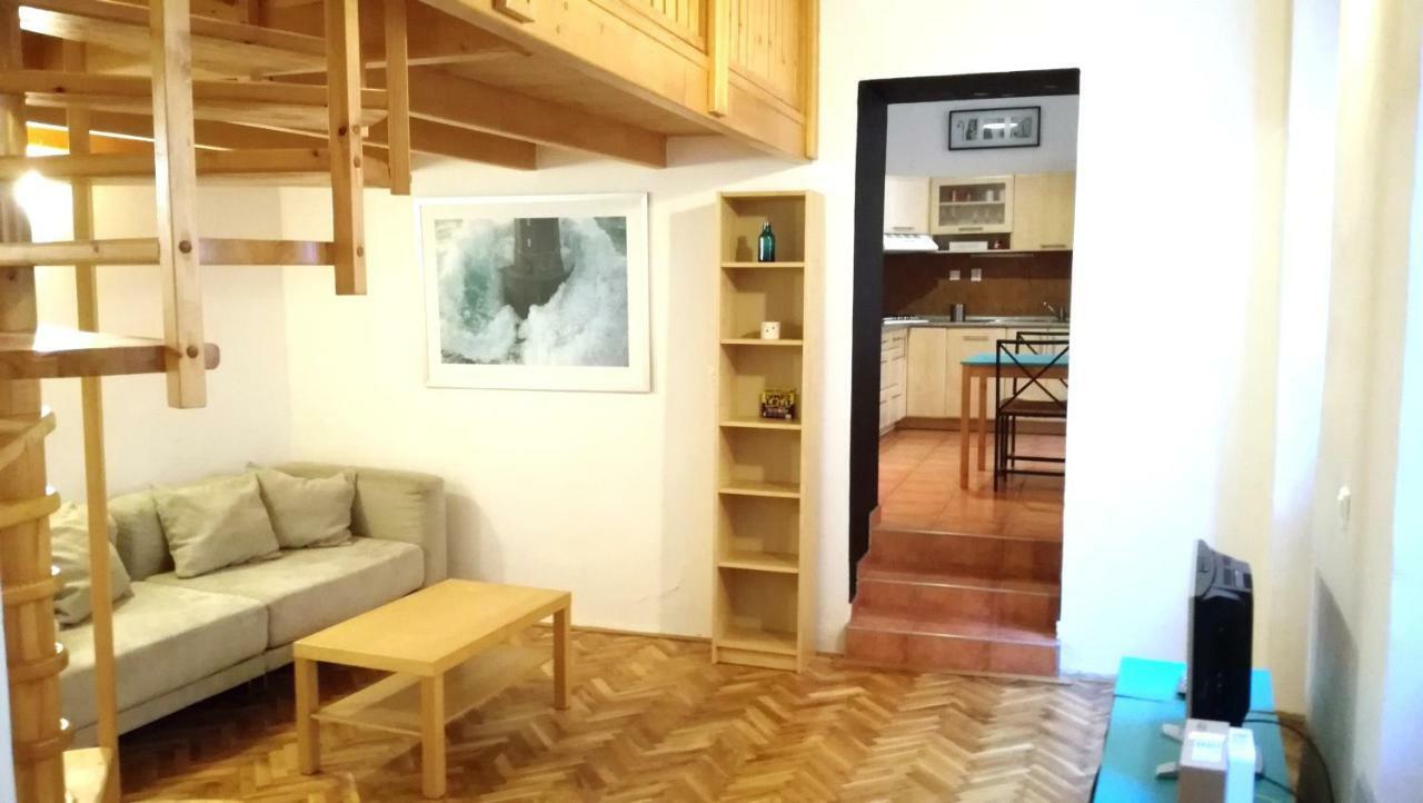 Apartment Mona - Old Town Μπρατισλάβα Εξωτερικό φωτογραφία